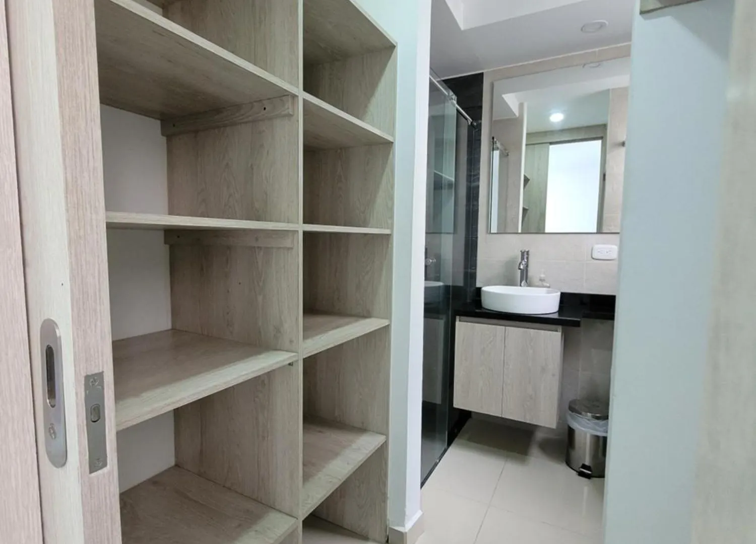Lägenhet Cali Piso 1-01 Sector Sur Valle Del Lili Apartamento Moderno