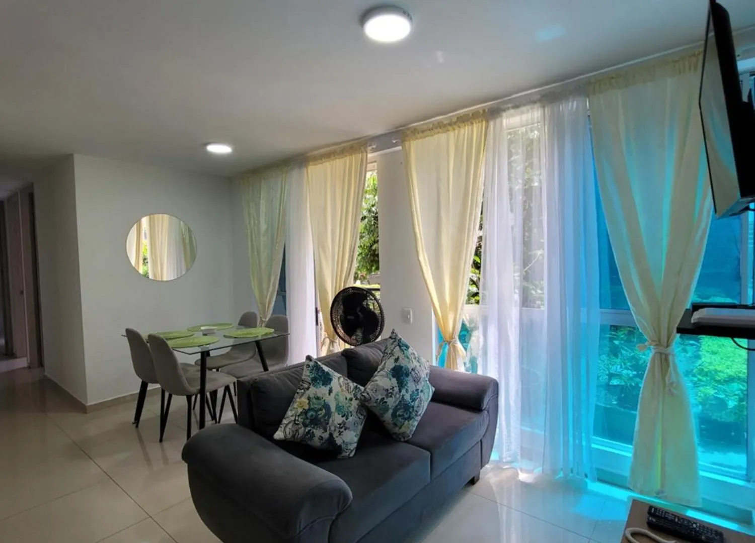 Lägenhet Cali Piso 1-01 Sector Sur Valle Del Lili Apartamento Moderno